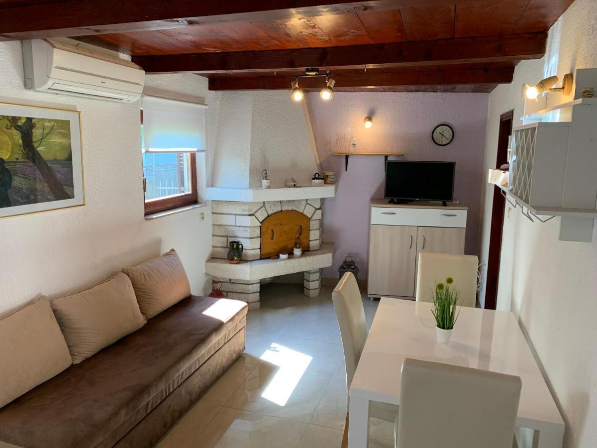 Holiday Home Dorina Пула Экстерьер фото