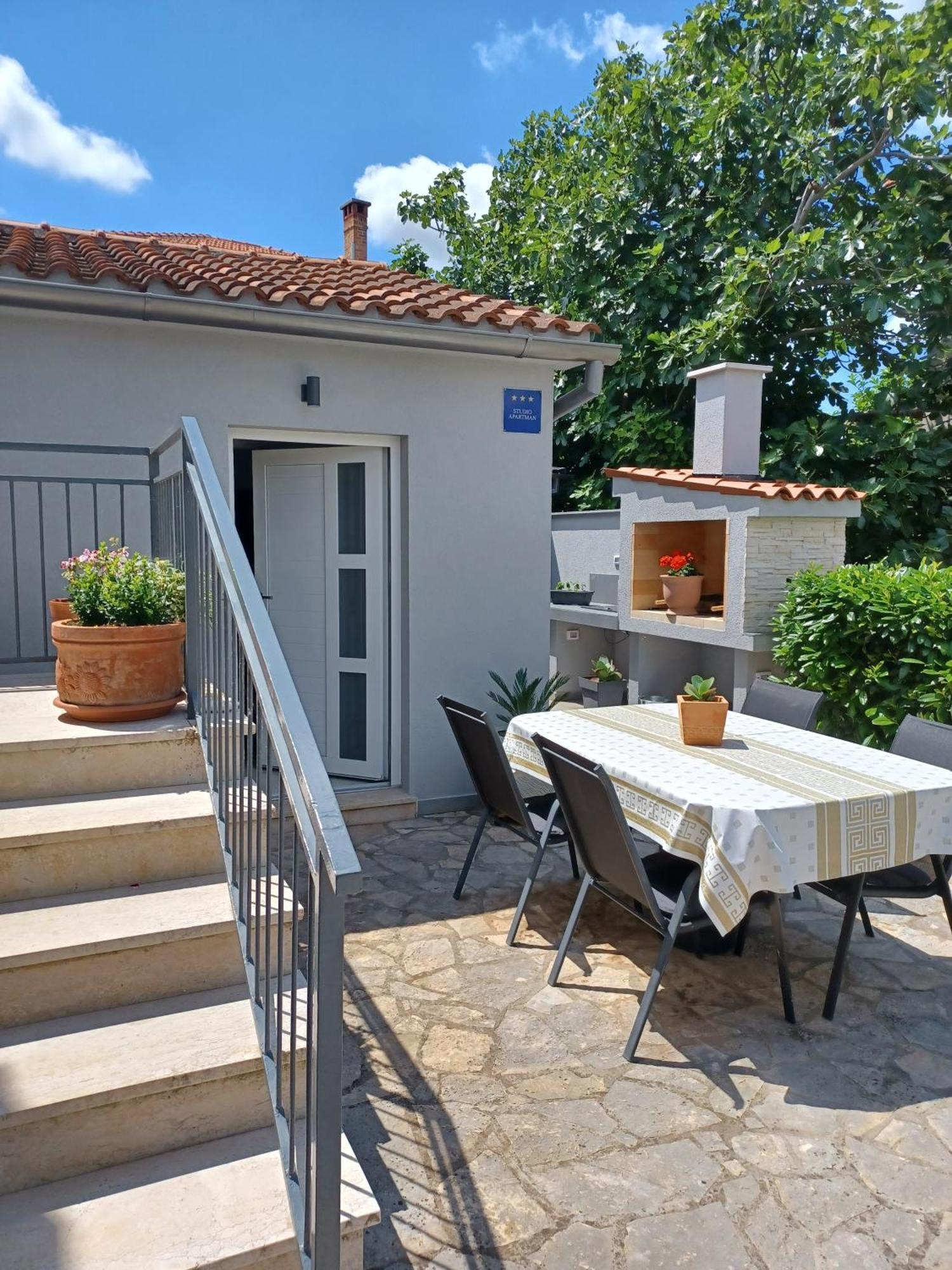 Holiday Home Dorina Пула Экстерьер фото